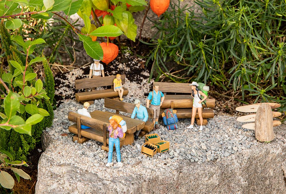 G-Rustikale Holzbänke und Holztische