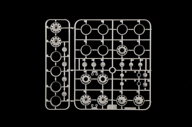 1:24 Iveco S-Way Abarth (Show Truck)
